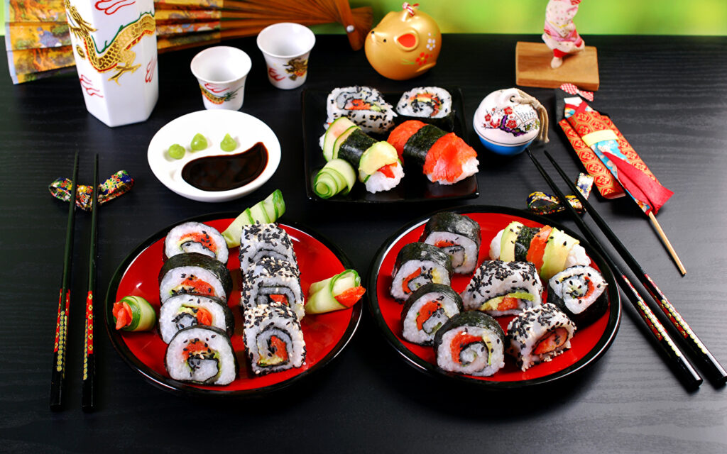 seafoods sushi plate 495094 1440x900 1024x640 - Ролы дома
