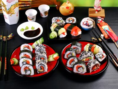 Seafoods_Sushi_Plate_495094_1440x900